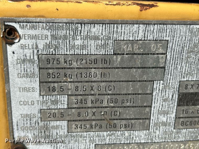 image for item NQ9899 2005 Vermeer BC600XL  wood chipper