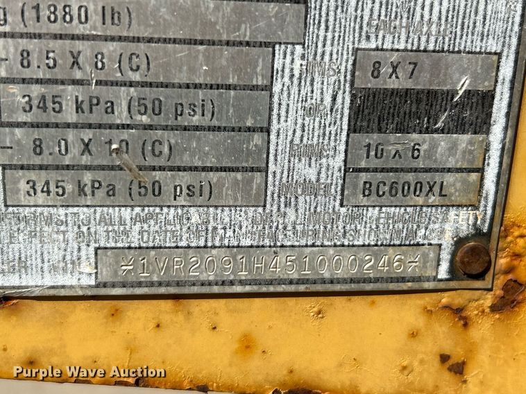 image for item NQ9899 2005 Vermeer BC600XL  wood chipper