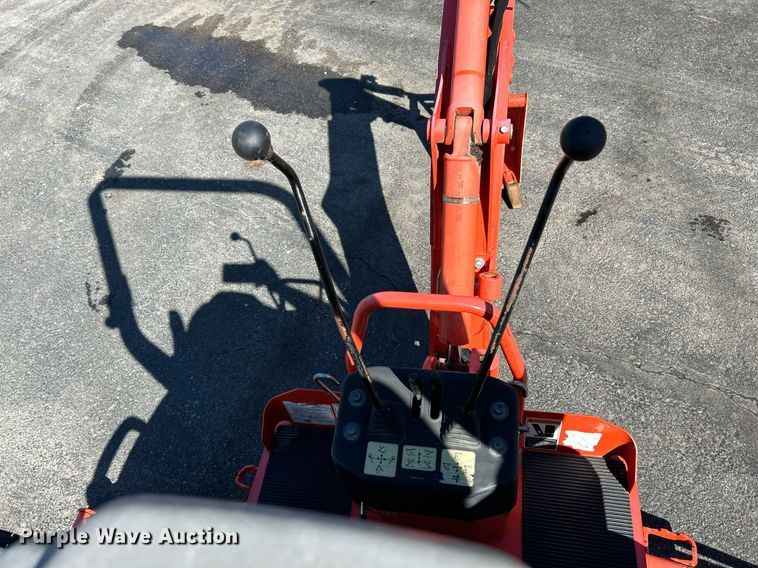 image for item NQ9906 2017 Kubota BX23S  MFWD tractor