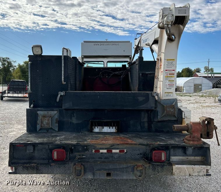 image for item NQ9907 1999 Freightliner FL60  utility / service truck