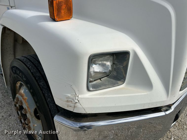 image for item NQ9907 1999 Freightliner FL60  utility / service truck