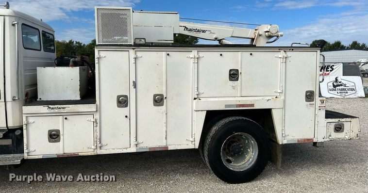 image for item NQ9907 1999 Freightliner FL60  utility / service truck