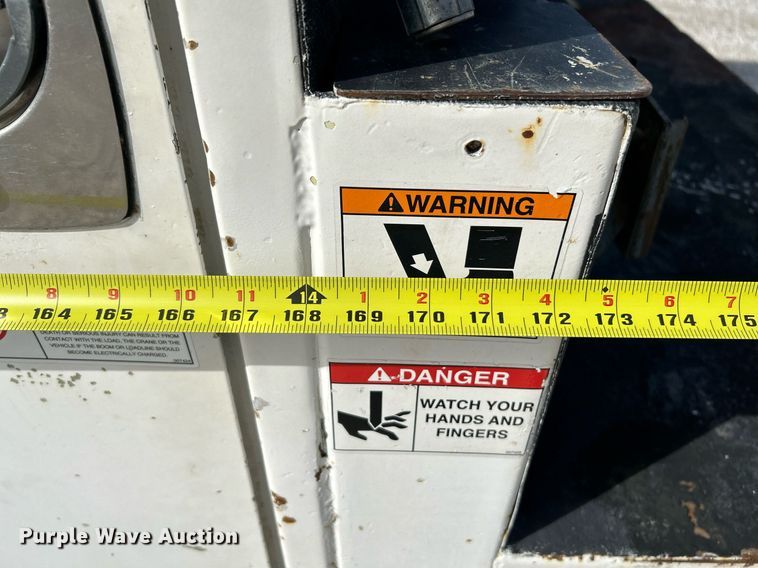 image for item NQ9907 1999 Freightliner FL60  utility / service truck