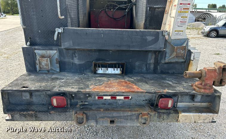 image for item NQ9907 1999 Freightliner FL60  utility / service truck