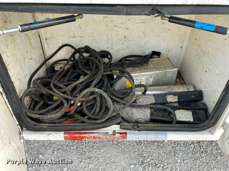 image for item NQ9907 1999 Freightliner FL60  utility / service truck