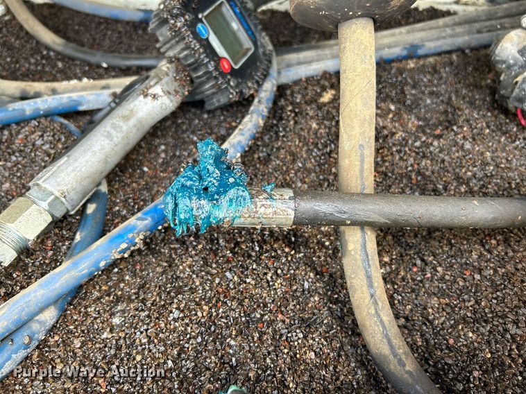 image for item NQ9907 1999 Freightliner FL60  utility / service truck