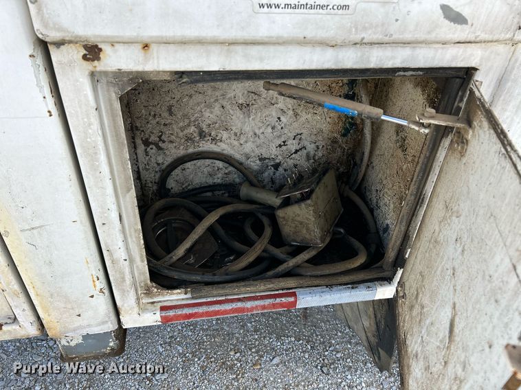 image for item NQ9907 1999 Freightliner FL60  utility / service truck