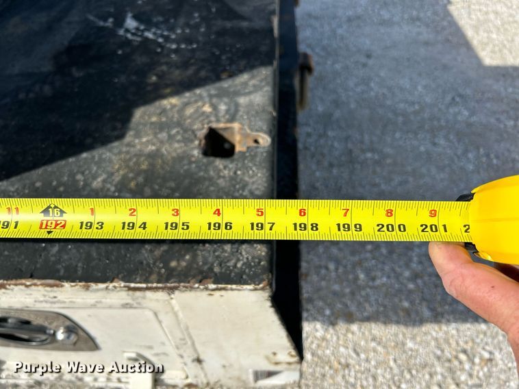 image for item NQ9907 1999 Freightliner FL60  utility / service truck