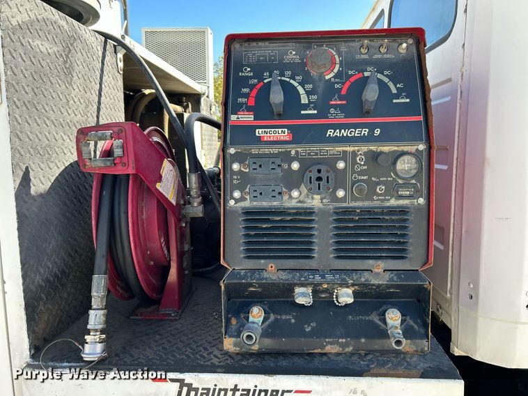 image for item NQ9907 1999 Freightliner FL60  utility / service truck