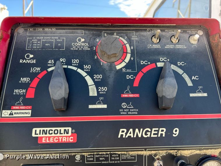 image for item NQ9907 1999 Freightliner FL60  utility / service truck