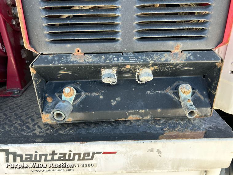 image for item NQ9907 1999 Freightliner FL60  utility / service truck