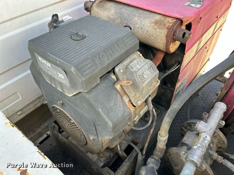 image for item NQ9907 1999 Freightliner FL60  utility / service truck