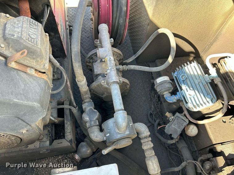 image for item NQ9907 1999 Freightliner FL60  utility / service truck