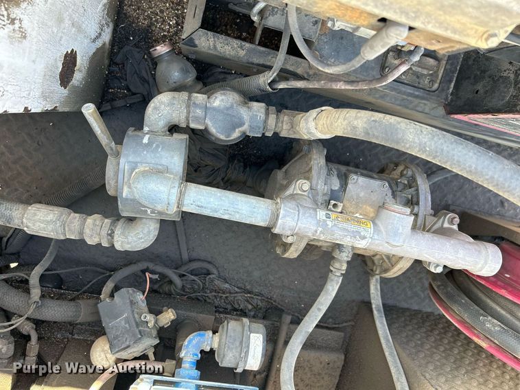 image for item NQ9907 1999 Freightliner FL60  utility / service truck