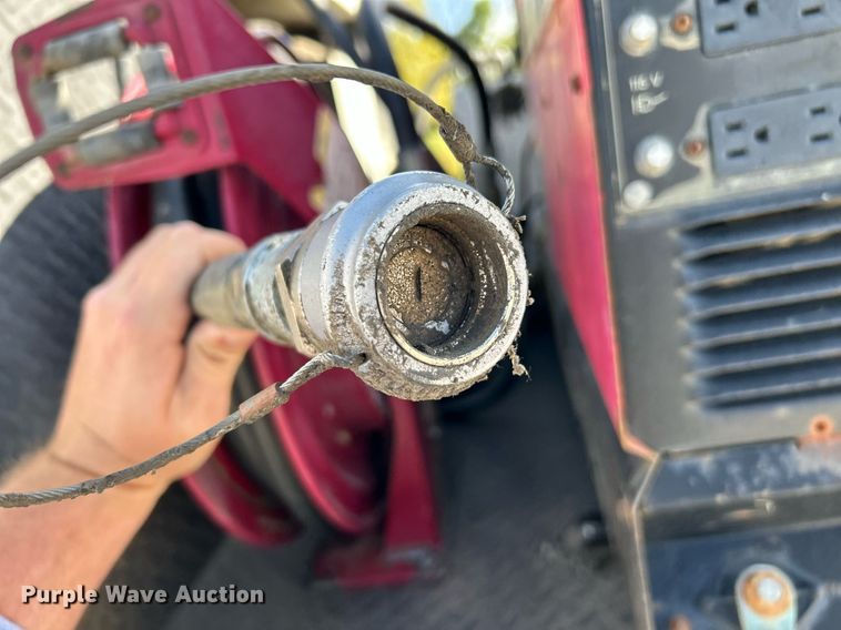 image for item NQ9907 1999 Freightliner FL60  utility / service truck