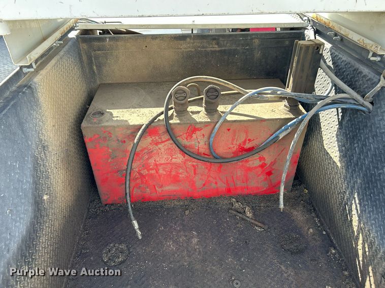 image for item NQ9907 1999 Freightliner FL60  utility / service truck