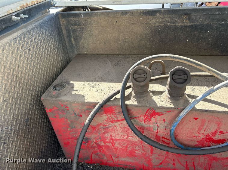 image for item NQ9907 1999 Freightliner FL60  utility / service truck