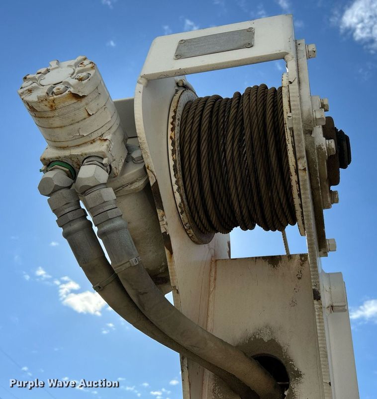 image for item NQ9907 1999 Freightliner FL60  utility / service truck