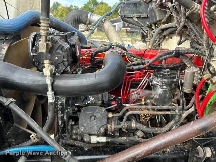 image for item NQ9907 1999 Freightliner FL60  utility / service truck