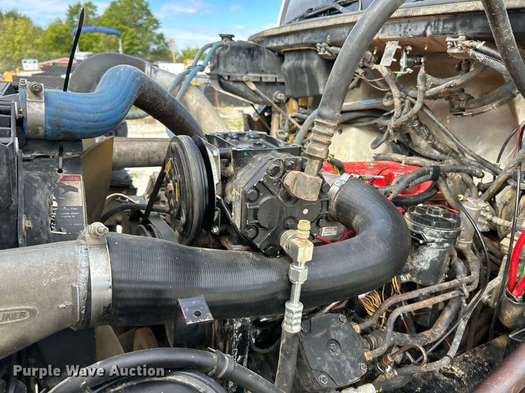 image for item NQ9907 1999 Freightliner FL60  utility / service truck