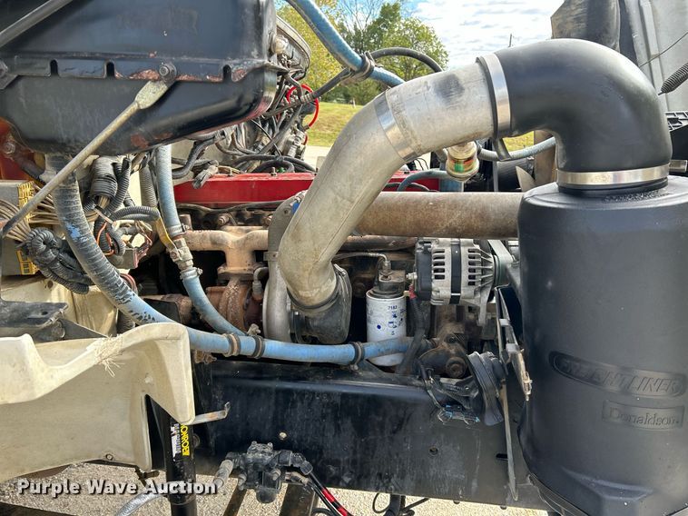 image for item NQ9907 1999 Freightliner FL60  utility / service truck