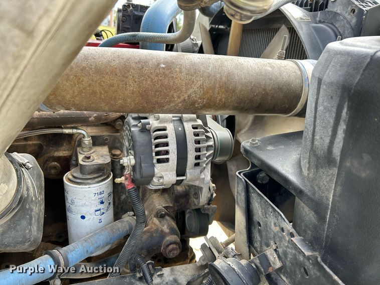 image for item NQ9907 1999 Freightliner FL60  utility / service truck