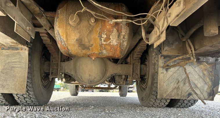 image for item NQ9907 1999 Freightliner FL60  utility / service truck