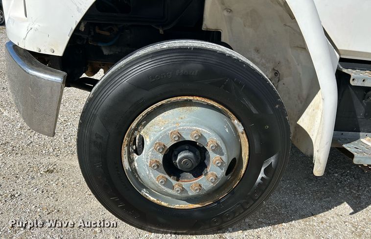 image for item NQ9907 1999 Freightliner FL60  utility / service truck