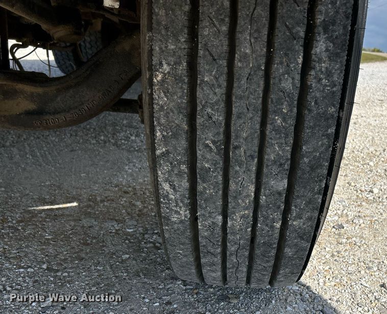 image for item NQ9907 1999 Freightliner FL60  utility / service truck