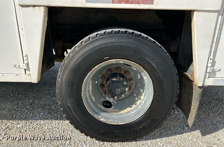 image for item NQ9907 1999 Freightliner FL60  utility / service truck