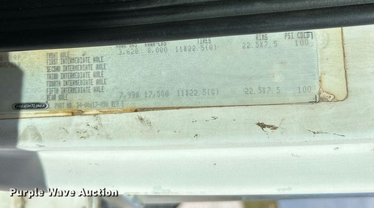 image for item NQ9907 1999 Freightliner FL60  utility / service truck