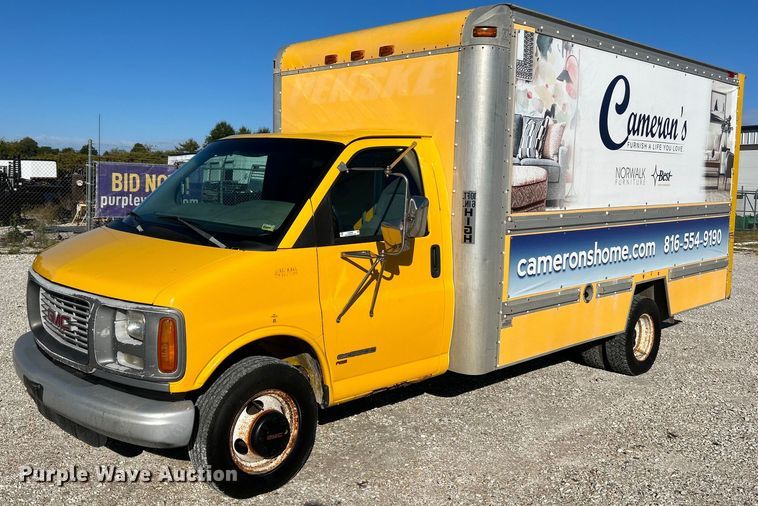 image for item NQ9908 1998 GMC 3500  box truck