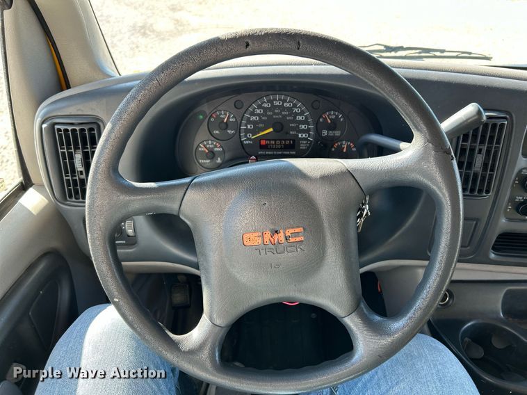 image for item NQ9908 1998 GMC 3500  box truck