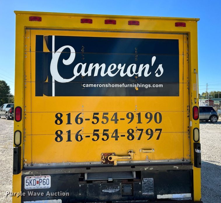 image for item NQ9908 1998 GMC 3500  box truck