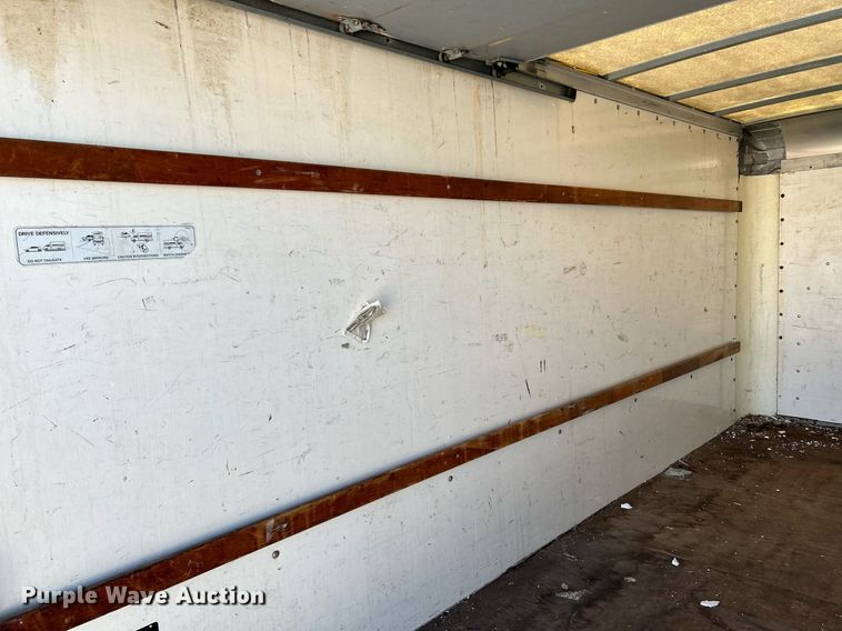 image for item NQ9908 1998 GMC 3500  box truck