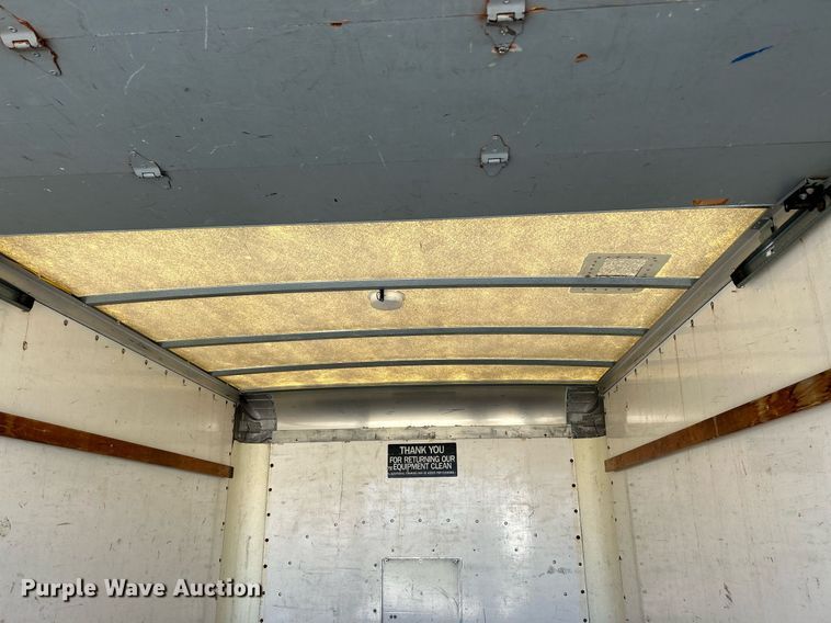 image for item NQ9908 1998 GMC 3500  box truck