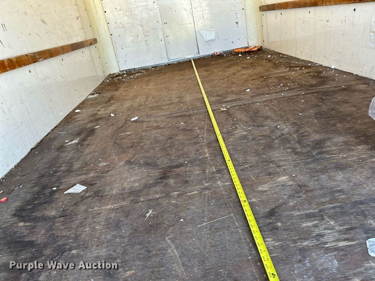 image for item NQ9908 1998 GMC 3500  box truck