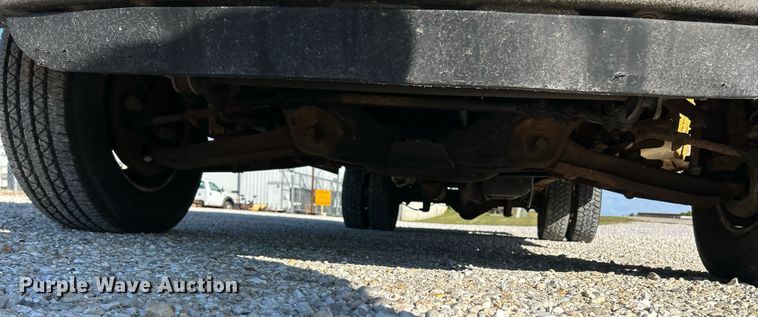 image for item NQ9908 1998 GMC 3500  box truck