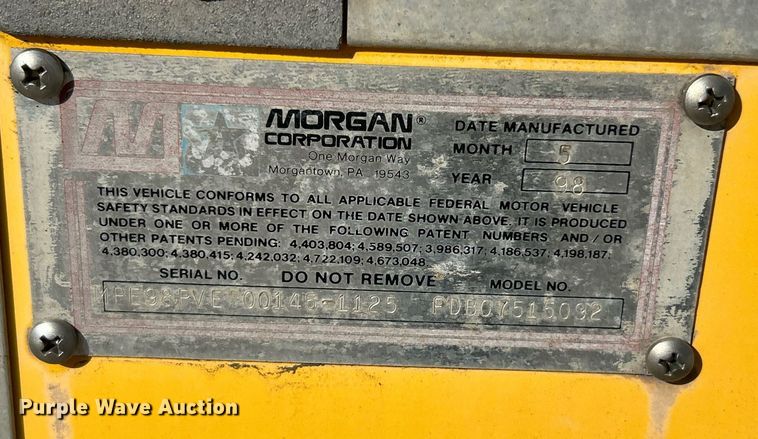 image for item NQ9908 1998 GMC 3500  box truck