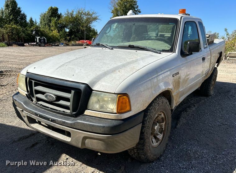 image for item NQ9921 2004 Ford Ranger  SuperCab pickup truck