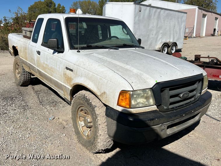 image for item NQ9921 2004 Ford Ranger  SuperCab pickup truck
