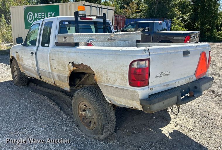 image for item NQ9921 2004 Ford Ranger  SuperCab pickup truck