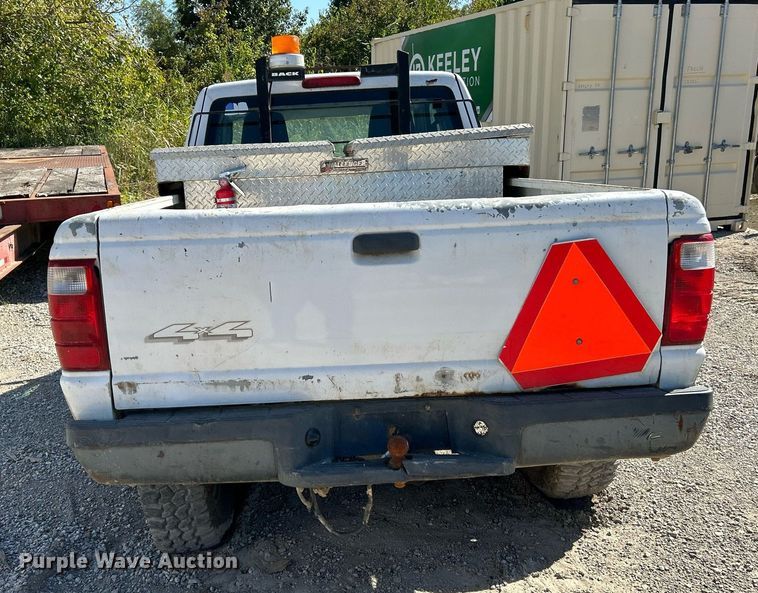 image for item NQ9921 2004 Ford Ranger  SuperCab pickup truck