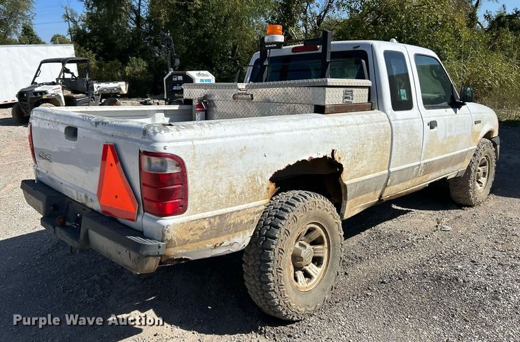 image for item NQ9921 2004 Ford Ranger  SuperCab pickup truck