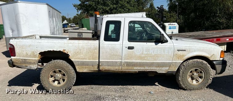 image for item NQ9921 2004 Ford Ranger  SuperCab pickup truck