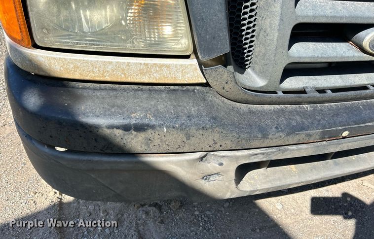 image for item NQ9921 2004 Ford Ranger  SuperCab pickup truck