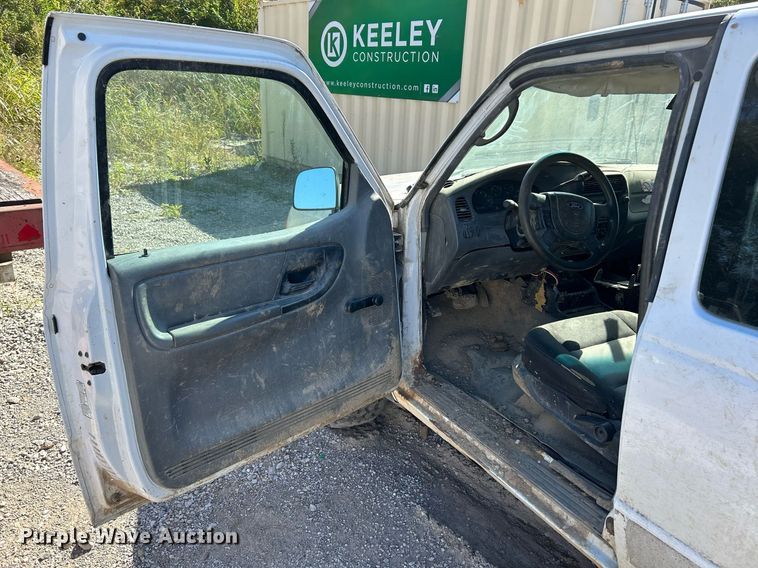 image for item NQ9921 2004 Ford Ranger  SuperCab pickup truck