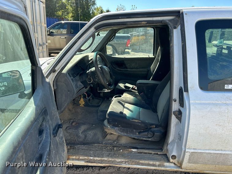 image for item NQ9921 2004 Ford Ranger  SuperCab pickup truck