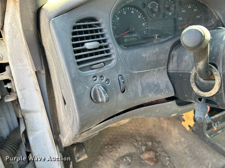 image for item NQ9921 2004 Ford Ranger  SuperCab pickup truck