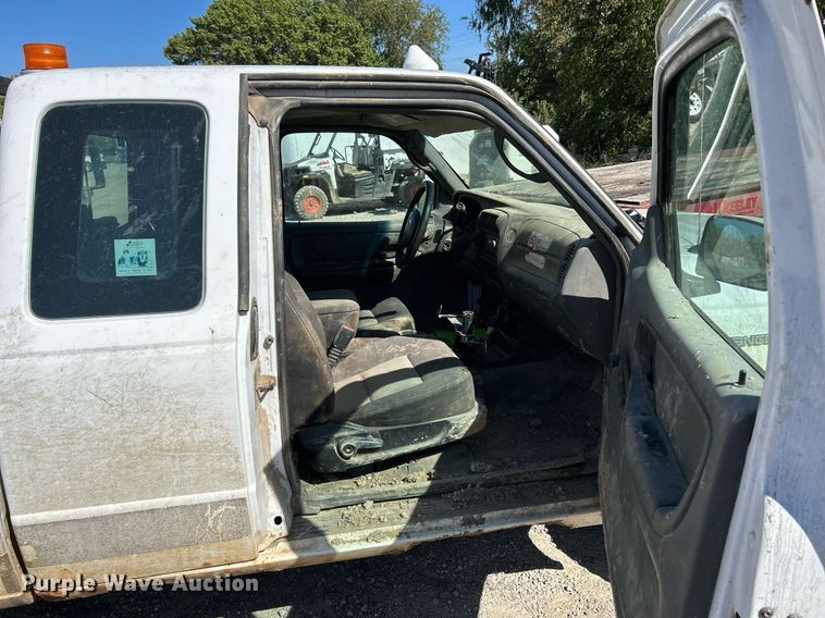 image for item NQ9921 2004 Ford Ranger  SuperCab pickup truck